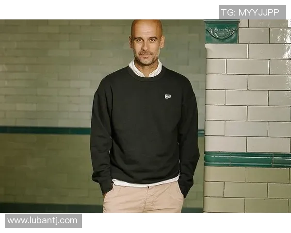 追随足球明星的脚步体验同款背包带来的时尚与活力